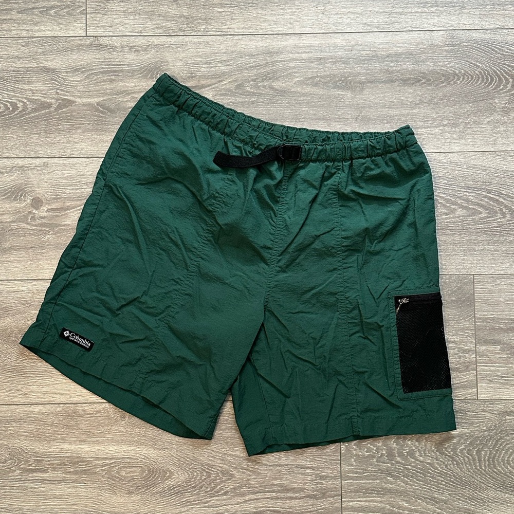 Columbia Forest Green Utility shorts